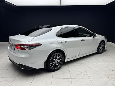 Toyota Camry: 2022 г., 2.5 л, Автомат, Бензин, Седан