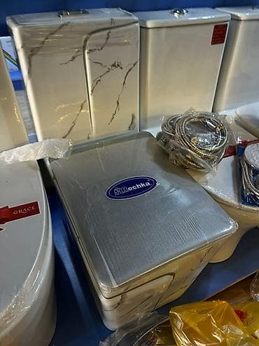 Унитаз Напольный, Материал: Фарфор at lalafo.kg Унитаз Напольный, Материал: Фарфор