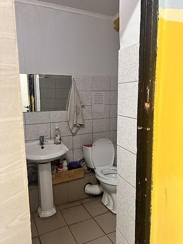 магазин овощей: Продаётся коммерческое помещение 68 м² (подвальный этаж) в 10 — 10