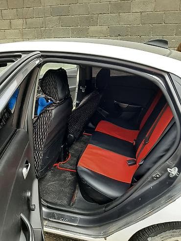 кий к5: Kia Rio: 2017 г., 1.4 л, Автомат, Бензин, Седан — 10