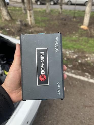 Мультимедийная магнитола на Android для автомобиля (встроенная в