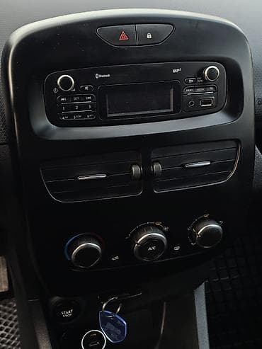 продаю рено: Renault Clio: 2016 г., 1.5 л, Хэтчбэк — 9