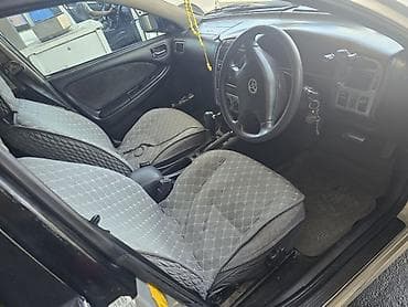 Toyota Corolla: 2002 г., 1.8 л, Механика, Бензин, Седан — 4