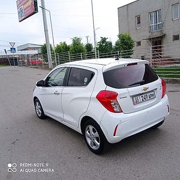 Chevrolet Spark: 2016 г., 1 л, Автомат, Бензин, Хэтчбэк