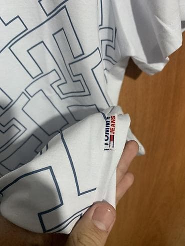 таблица размеров мужской одежды timberland: Мужская футболка, L, Tommy Hilfiger, Новый, цвет - Белый — 5