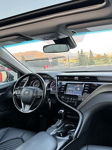 Toyota Camry: 2018 г., 2.5 л, Автомат, Бензин, Седан — 6