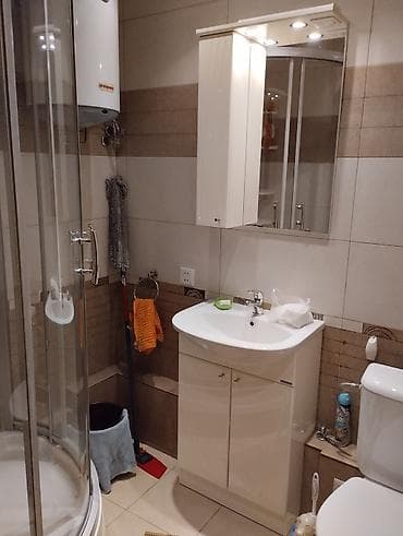 Сдаётся квартира с отдельной кухонной зоной и полноценным санузлом