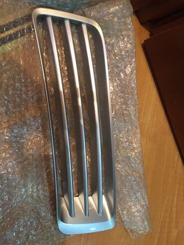 бу запчасти на рендж ровер: Решетка радиатора Land Rover Новый — 1