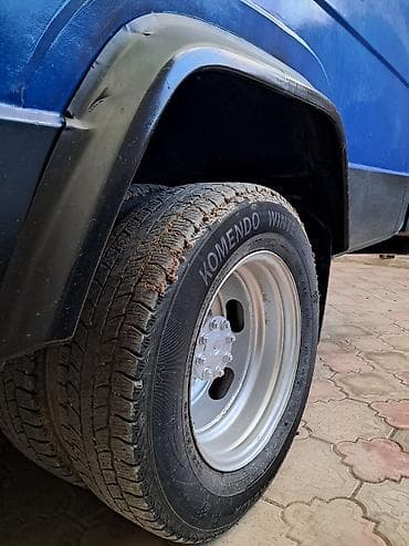 грузовой авто: Грузовой фургон Mercedes-Benz (длинная база, высокий кузов) - Тип — 3