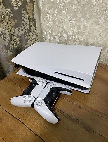 Продаю Ps 5 Fat 825 Гб Два геймпада оригинальные Есть коробка все