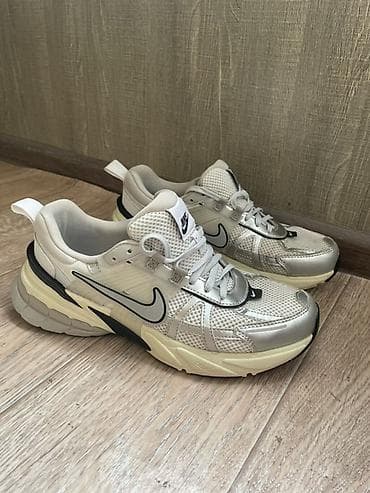 Мырзалардын бут кийими: Эркектердин кроссовкасы, 43, Nike, Колдонулган, түсү - Саргыч боз, Өзү алып кетүү — 1