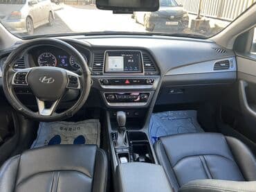 один: Hyundai Sonata: 2018 г., 2 л, Автомат, Газ, Седан — 10