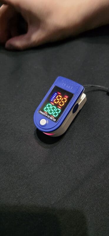 Пульсоксиметр определяет уровень кислорода и измеряет пульс