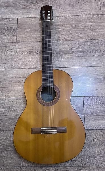 Музыкальные инструменты: Классическая гитара Yamaha C40 - Полноразмерный корпус 4/4 - — 4