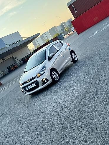 spar: Chevrolet Spark: 2016 г., Бензин, Хэтчбэк — 3