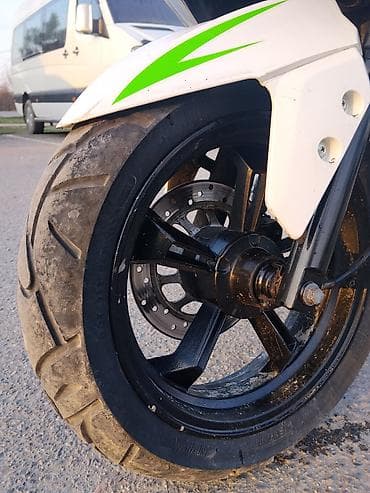 бир: Макси-скутер 200 куб. см, Бензин, Колдонулган — 10