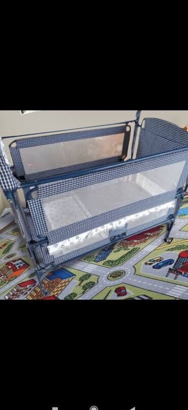 Ламинат: Продаю б/у манеж-кровать в комплекте идёт люлька переноска — 1