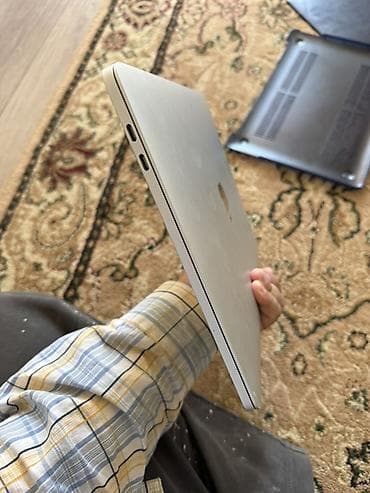 pixel 4a: Apple MacBook Pro 13" (2020, чип Apple M1) - Процессор: Apple M1 — 2