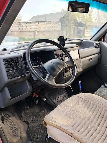 Volkswagen Transporter: 1991 г., Механика, Бензин, Минивэн