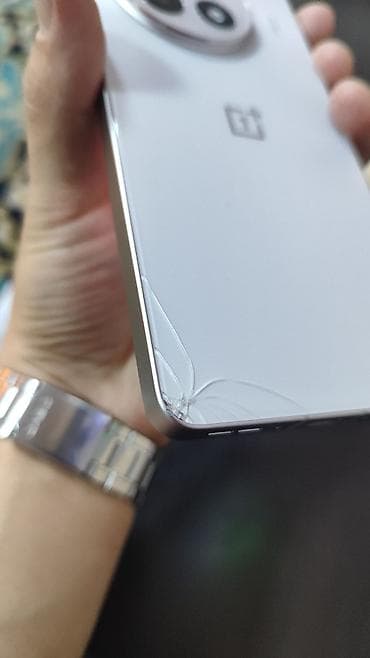 telefon iphone: OnePlus 13R, Б/у, 256 ГБ, цвет - Серебристый, 2 SIM — 9