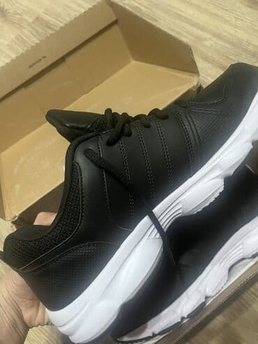 Мырзалардын бут кийими: Кроссовки Xtep, чёрные с белой подошвой. Чистый оригинал ( не — 4