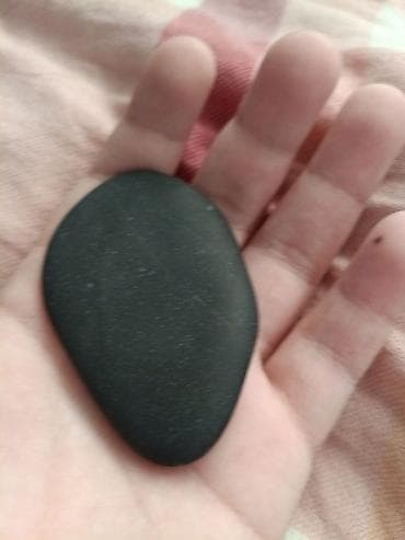 камни для аквариума: Красивый гладкий камень Продаю аккуратный чёрный камень. Очень — 2