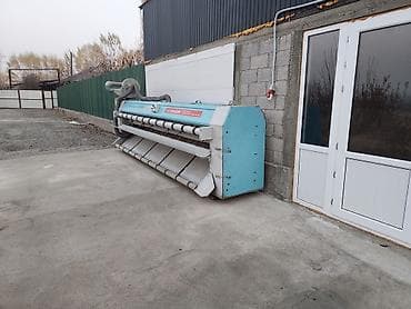 Аппараты для стирки ковров: Промышленная машина для выбивки пыли ковров (ленточный конвейерный — 1