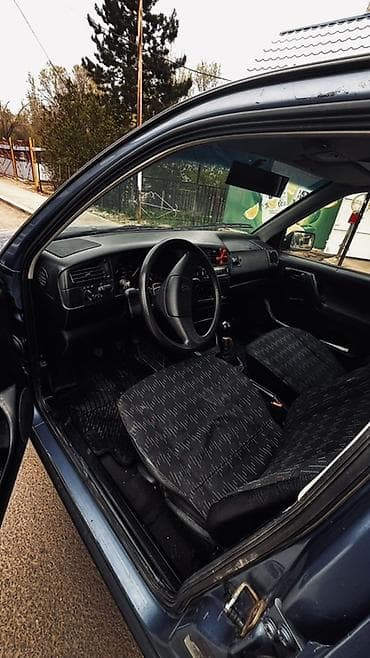 Volkswagen Golf: 1992 г., 1.4 л, Ручные, Бензин, Хэтчбэк