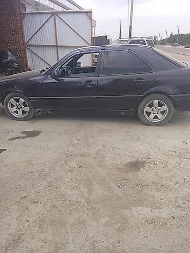 q 7: Mercedes-Benz C-Class: 1997 г., 1.8 л, Механика, Бензин, Седан — 2