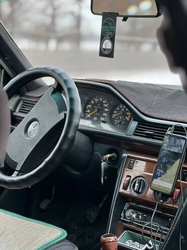 продажа автобус: Mercedes-Benz W124: 1990 г., 2.3 л, Механика, Бензин, Седан — 5