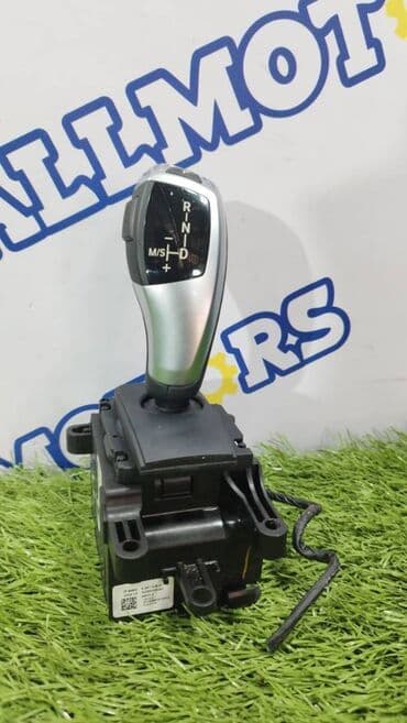 кулиса механика: BMW 528xi (xDrive) v-2.0 turbo 2013 год, кулиса переключения передач — 1