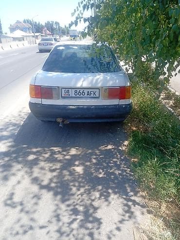 Audi 80: 1986 г., 1.8 л, Кол менен иштөөчү, Бензин, Седан — 2