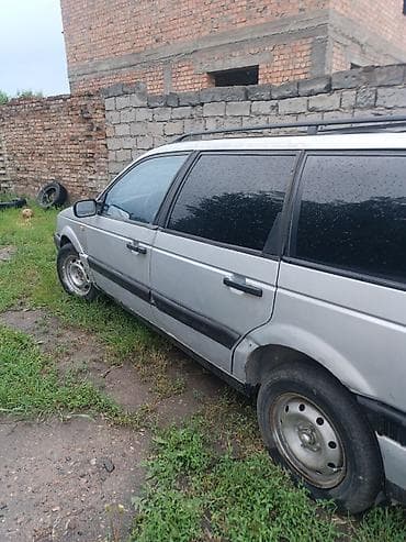 Транспорт: Volkswagen Passat: 1993 г., 1.8 л, Механика, Бензин, Универсал — 7