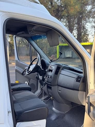 диваны на спринтер: Mercedes-Benz Sprinter (двухрядная кабина) — тентованный бортовой — 8