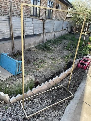 Торговое оборудование: Кронштейн Для одежды, Материал: Металл, На колесах — 1