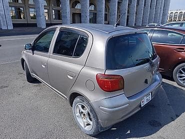 рага на авто: Toyota Vitz: 2003 г., 1.3 л, Вариатор, Бензин, Хетчбек — 10