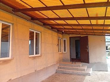 домик вагон: Продаётся одноэтажный дом с просторным двориком и навесом. - Участок — 4