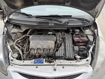 Honda Jazz: 2003 г., 1.5 л, Ручные, Газ, Хэтчбэк