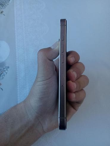 телефон 8 айфон: IPhone 16 Pro, 256 ГБ, Золотой, Зарядное устройство, 90 % — 7