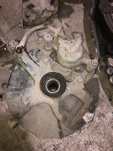 mitsubish: Передняя правая Ступица Mitsubishi 1999 г., Б/у, Оригинал, Япония — 3