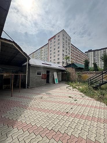 Продаю дом ж/м Кок жар 4 сотки факти 6 сотки. 160 м². С действующим