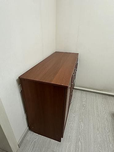 Үтүктөөчү такталар: Тумба 
Состояние хорошее
Длина 1,20см
Ширина 50см
Высота 90см — 2