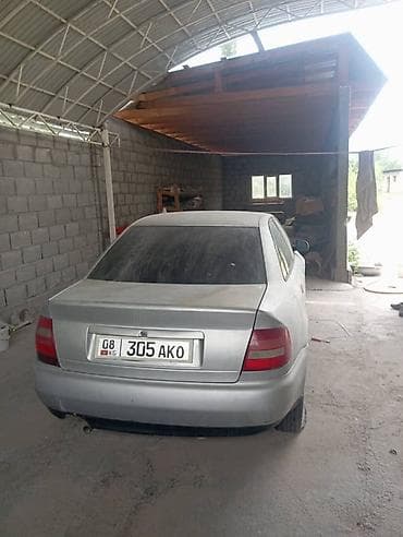 Audi A4: 1995 г., 1.8 л, Механика, Газ, Седан — 1