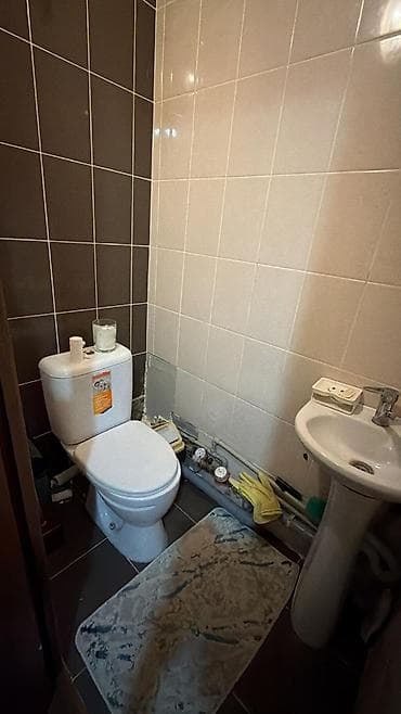 барачные квартиры: 2 комнаты, 50 м², 105 серия, 2 этаж, Косметический ремонт — 4