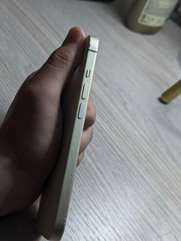 старые телефоны: IPhone 15, Колдонулган, 128 ГБ, Matte Gold, Коргоочу айнек — 3
