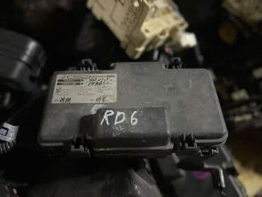 продаю дом: Петли капота Toyota, Б/у, Оригинал — 15