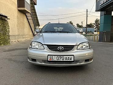 суу тоскуч: Toyota Avensis: 2001 г., 2 л, Кол менен иштөөчү, Универсал — 3