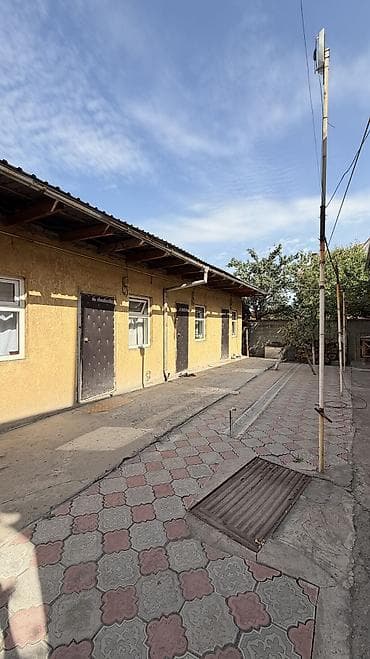 osh flat: Сдаётся просторная комната в районе Рабочий городок. Комната большая — 1