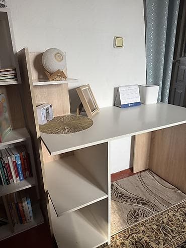 шкаф с полками: Письменный стол — 1