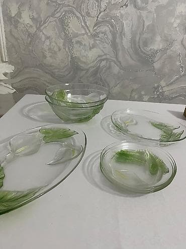 Стеклянный сервиз для подачи + встраиваемая духовка (набор из двух at lalafo.kg Стеклянный сервиз для подачи + встраиваемая духовка (набор из двух